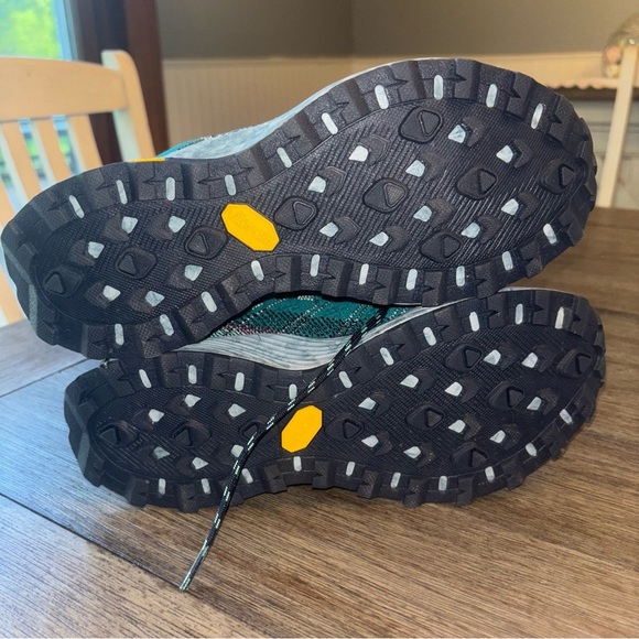 Merrell Athletic Shoes with Vibram Outsole NEW - Picture 9 of 9